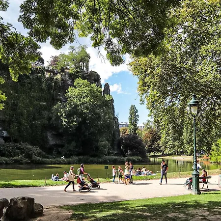 Bright Near Parc Des Buttes-chaumont Appartement Parijs
